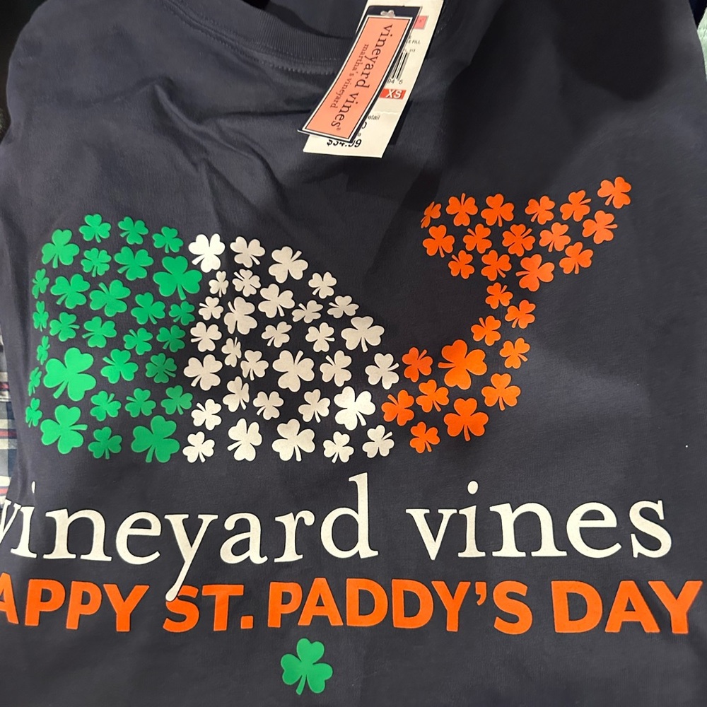 Vineyard Vines Shamrock Whale Tee - Green, White, Orange xs